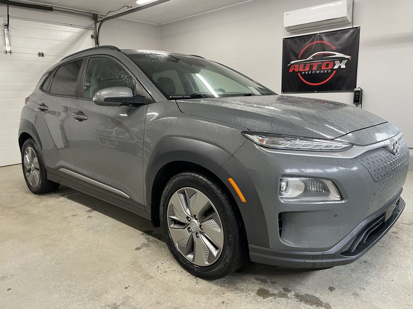 2021 Hyundai Kona Electric Limited, front three-quarter view